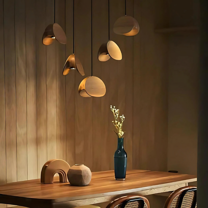 Pendelleuchte Holz warmes Licht für elegantes Wohndesign im Wohnzimmer