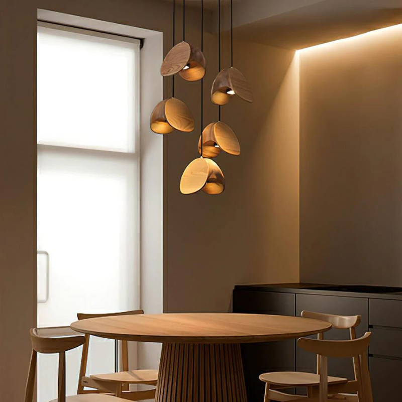 Pendelleuchte Holz warmes Licht für elegantes Wohndesign im Wohnzimmer