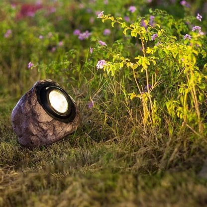 Ästhetische Stehlampe für Außenbereich im natürlichen Look, ideal für Garten und Terrasse