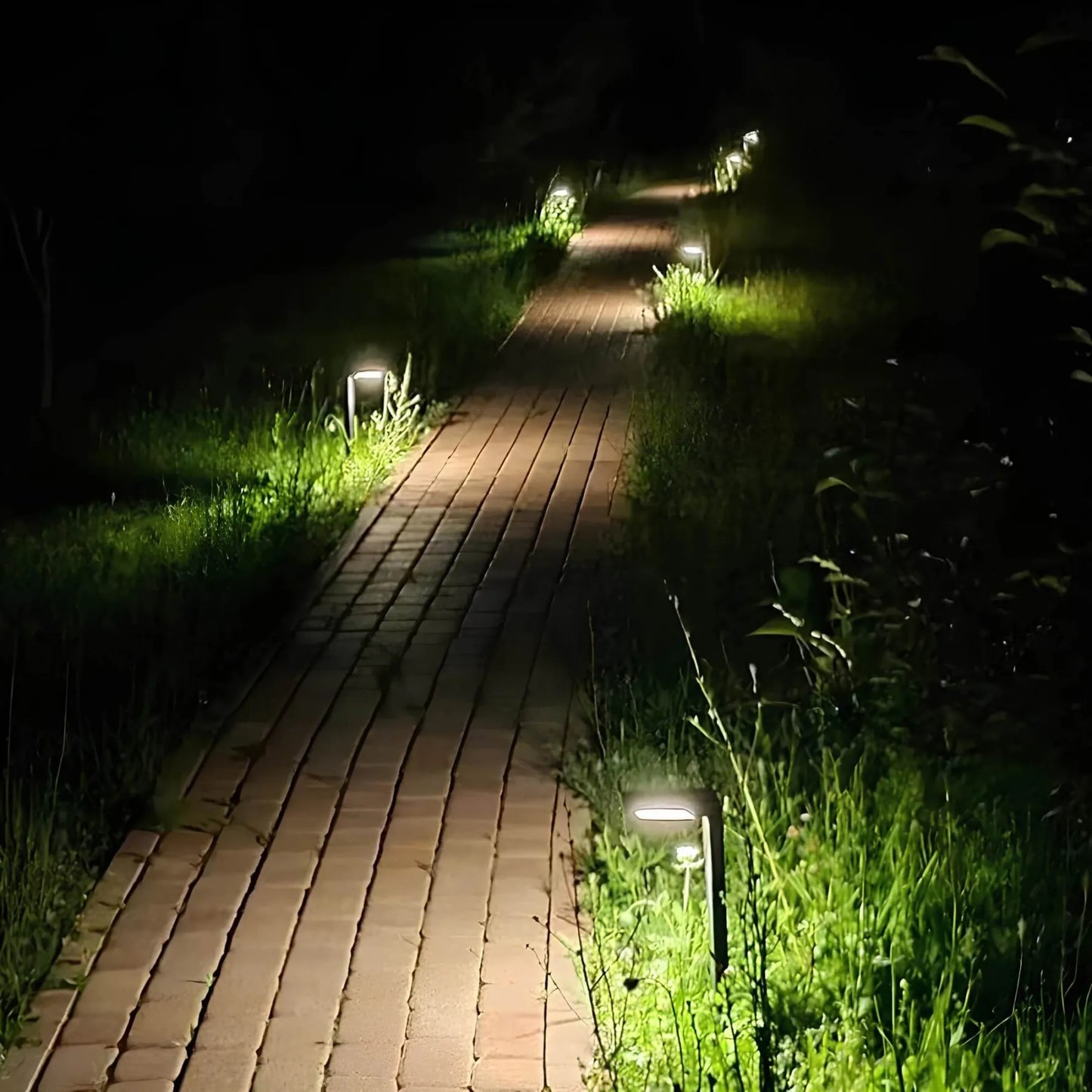 Solarweglicht für stimmungsvolle Außenbeleuchtung im Garten und Hof